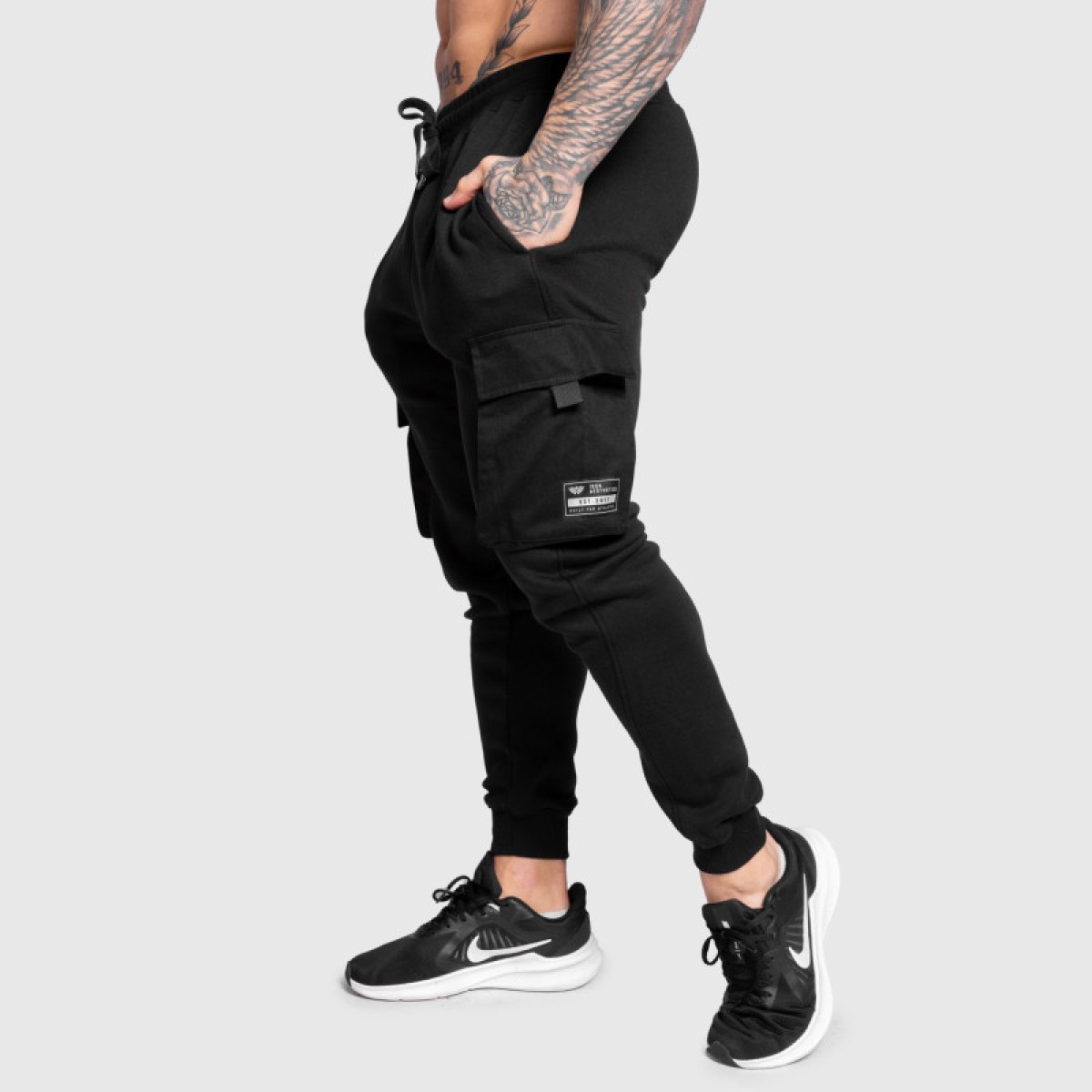 Pánske tepláky Iron Aesthetics Cargo Joggers, čierne · záber 1