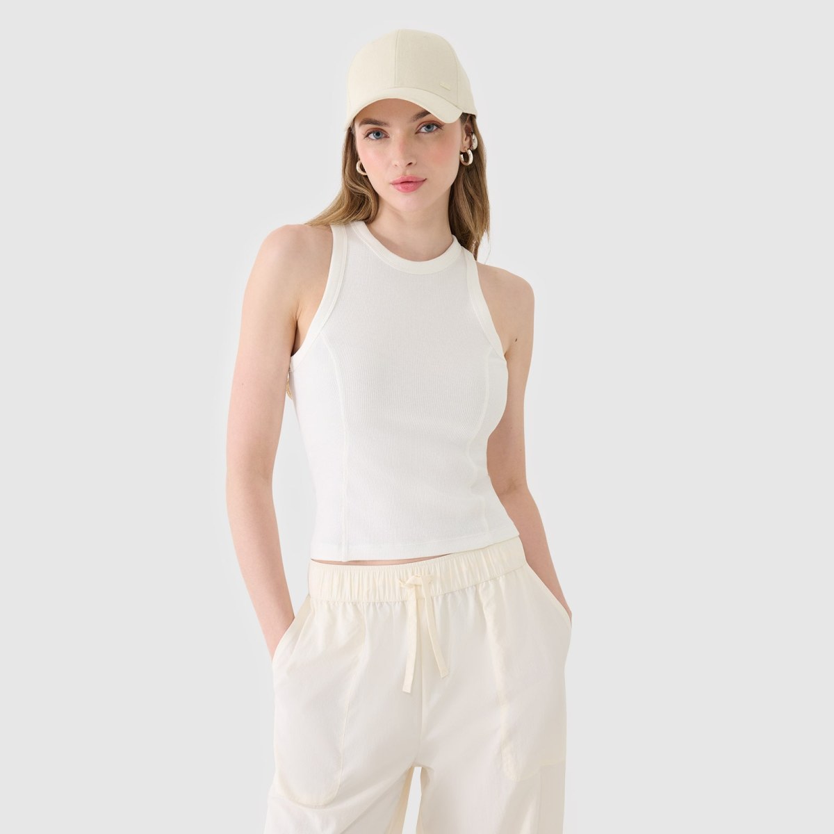 Dámsky slim top z rebrovaného materiálu - biely · záber 1