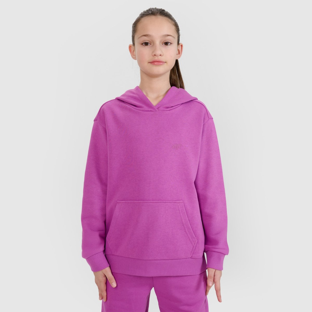 MIKINA · záber 1