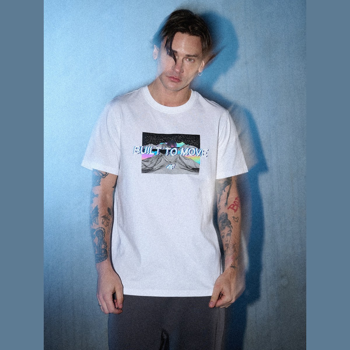 T-shirt regular s potlačou pánsky - biely · záber 2