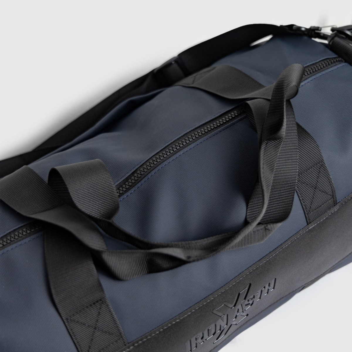 Športová taška do fitka Iron Aesthetics Fusion, navy · záber 5