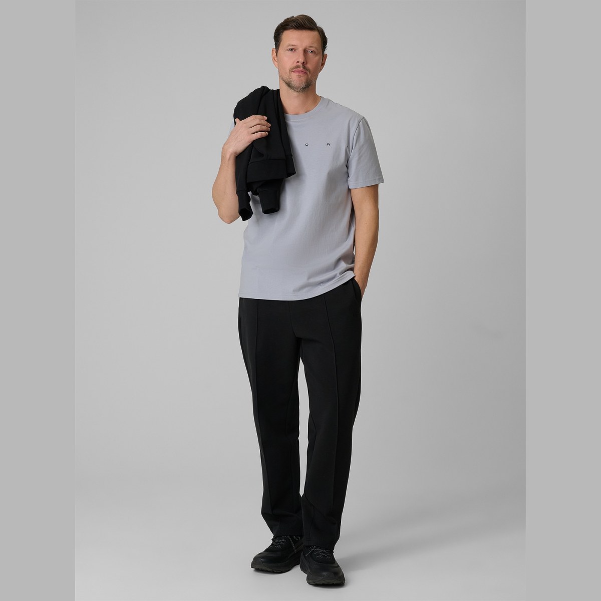 T-shirt regular s potlačou pánsky - sivý · záber 12