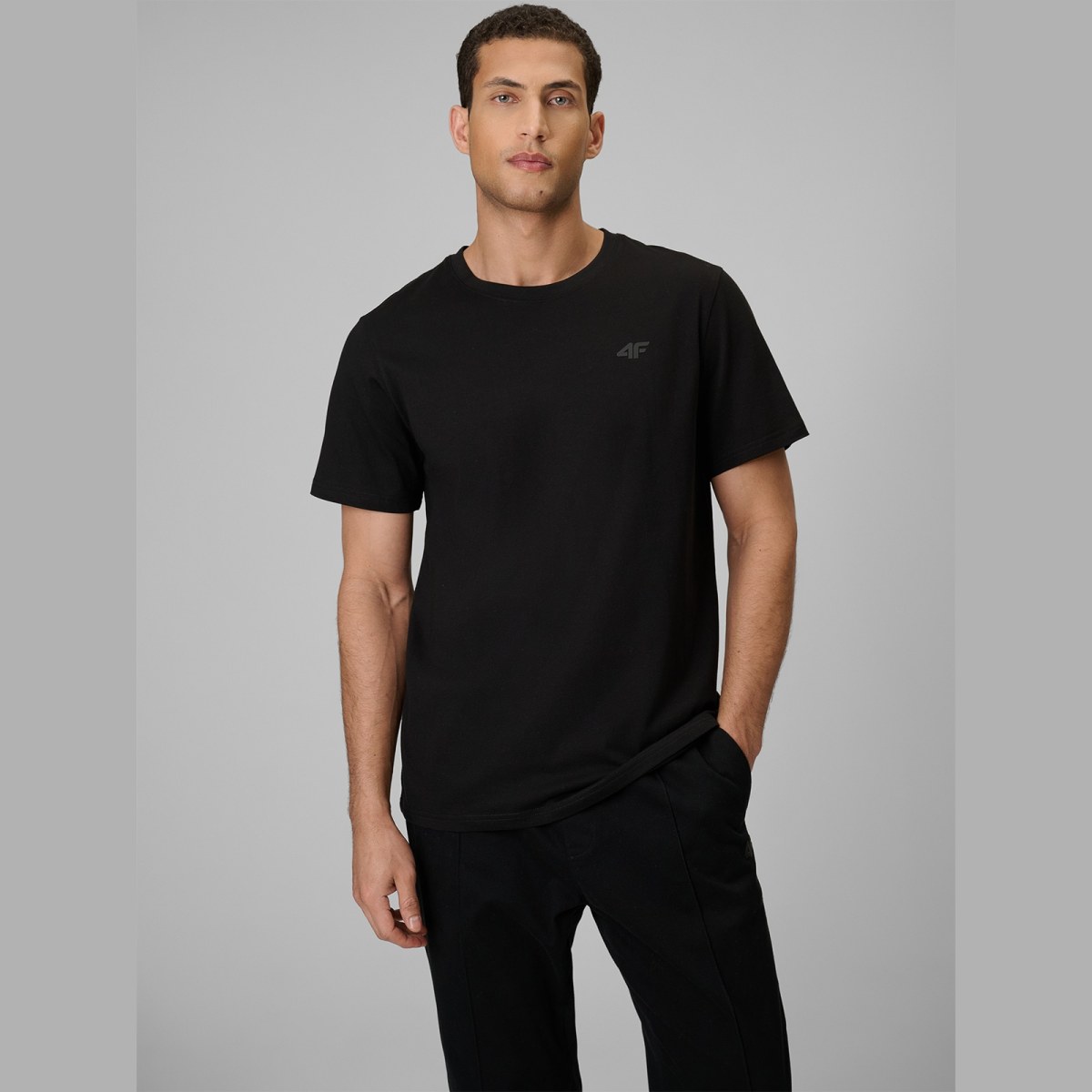 T-shirt regular hladký pánsky - čierny · záber 3
