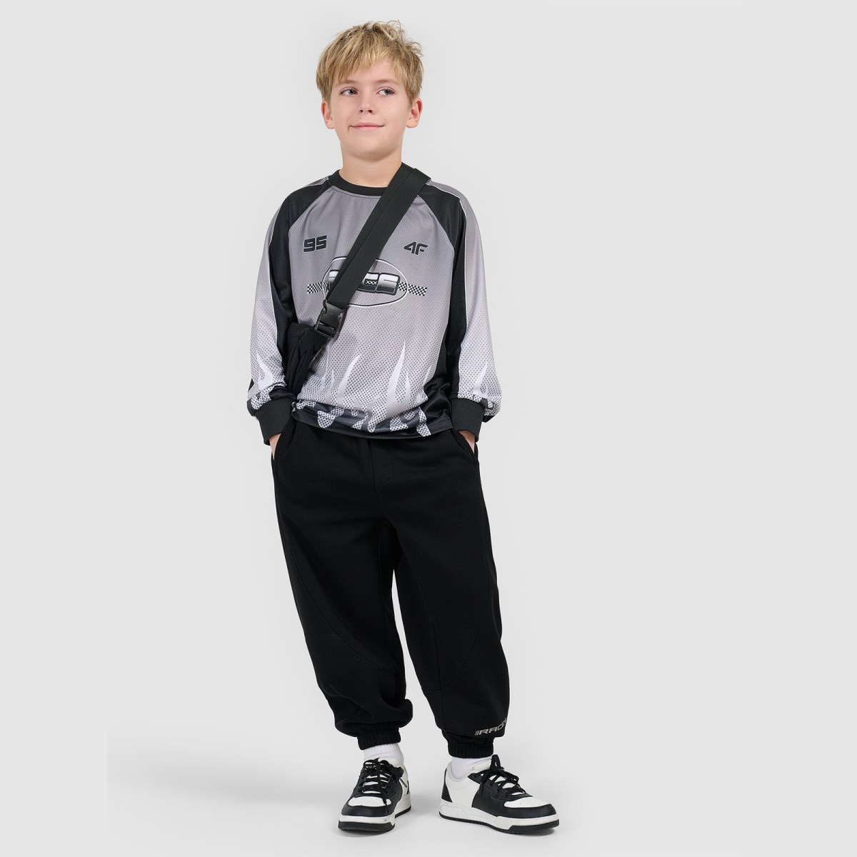 Chlapčenský rýchloschnúci loose longsleeve - multicolor · záber 2