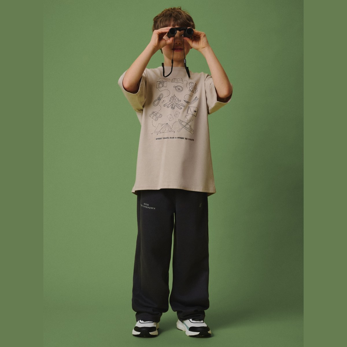 T-shirt loose s potlačou chlapčenský - béžový · záber 2