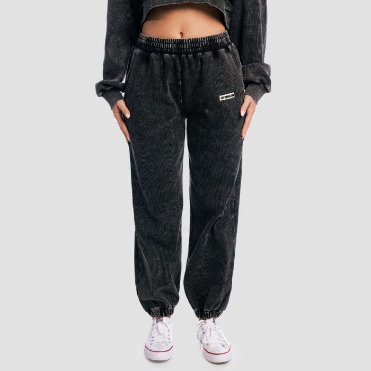 GymBeam Dámske tepláky Aura Washed Black M · záber 1