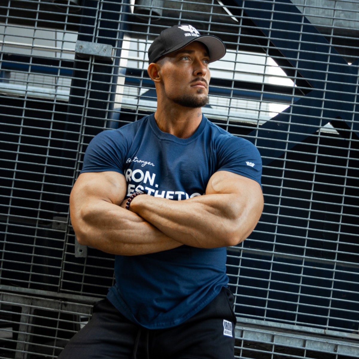 Pánske fitness tričko Iron Aesthetics Be Stronger, modré · záber 3