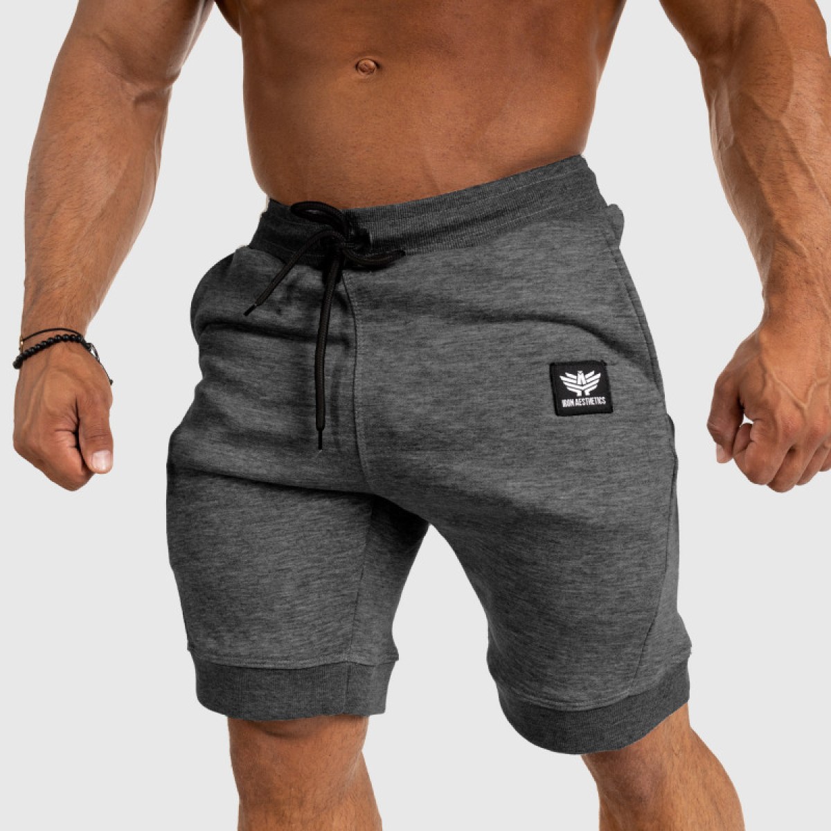 Pánske teplákové kraťasy Iron Aesthetics Badge, tmavo sivé · záber 1