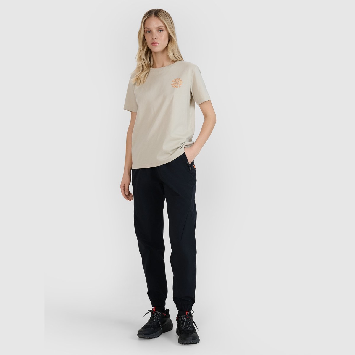 Dámske oversize tričko s potlačou - béžové · záber 8