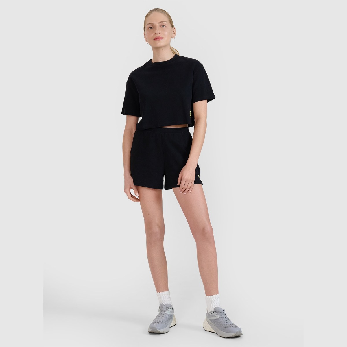 Dámske crop-top tričko z vaflovej pleteniny - čierne · záber 2