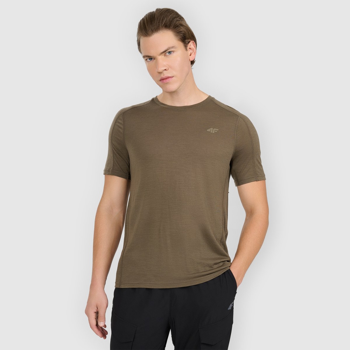 Pánske trekingové tričko s merino vlnou - olivové/khaki · záber 1