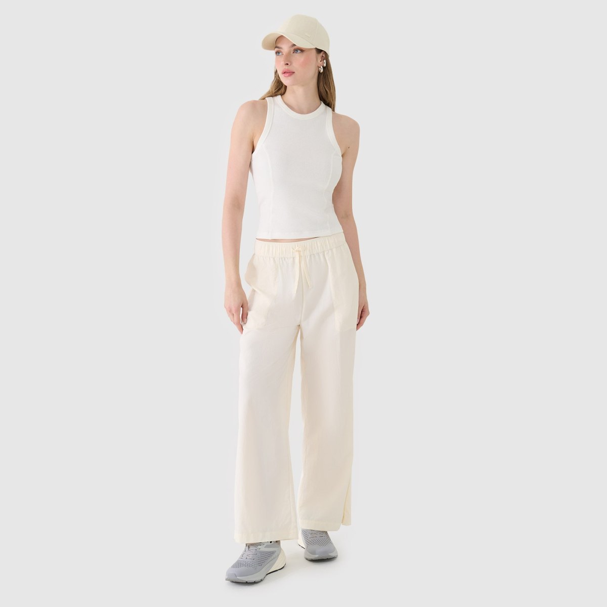 Dámsky slim top z rebrovaného materiálu - biely · záber 2