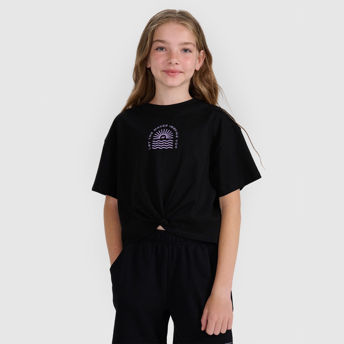 Dievčenský oversize crop top s potlačou - čierny · záber 1