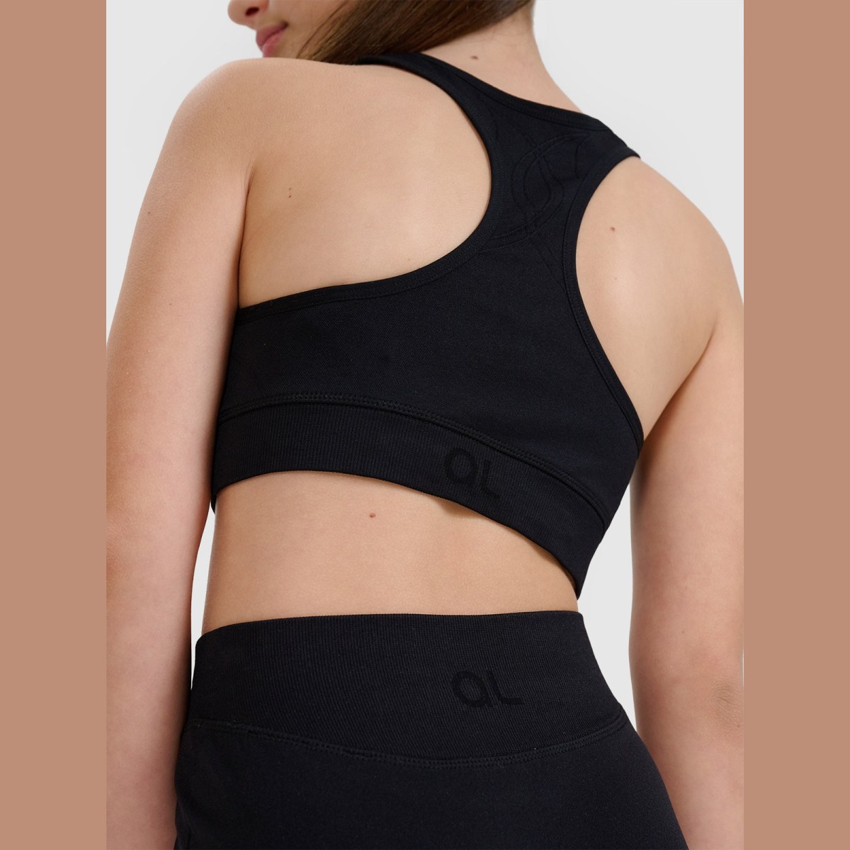 Dievčenský rýchloschnúci športový crop top 4F JUNIOR x Anna Lewandowska - čierny · záber 2