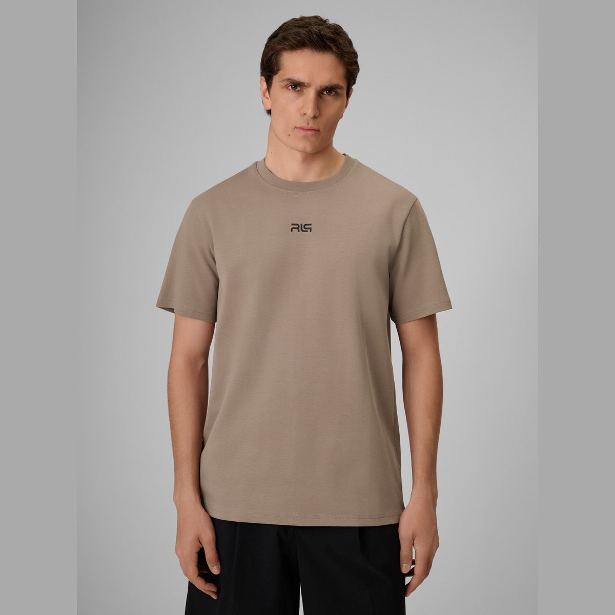T-shirt regular hladký pánsky 4F x Robert Lewandowski - béžový · záber 1