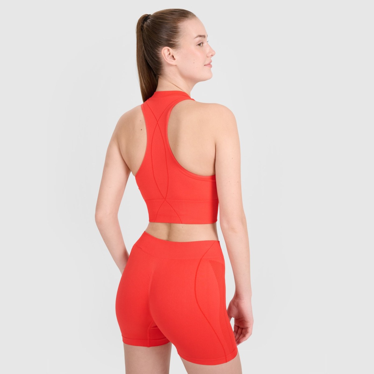 Dámsky rýchloschnúci tréningový slim crop top - červený · záber 4