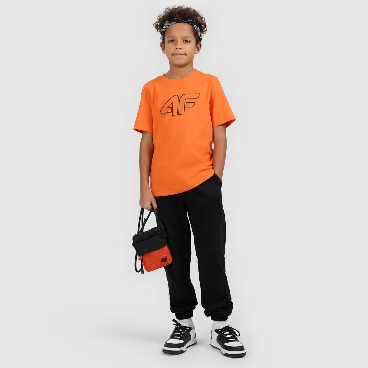 T-shirt regular s potlačou chlapčenský - oranžový · záber 1