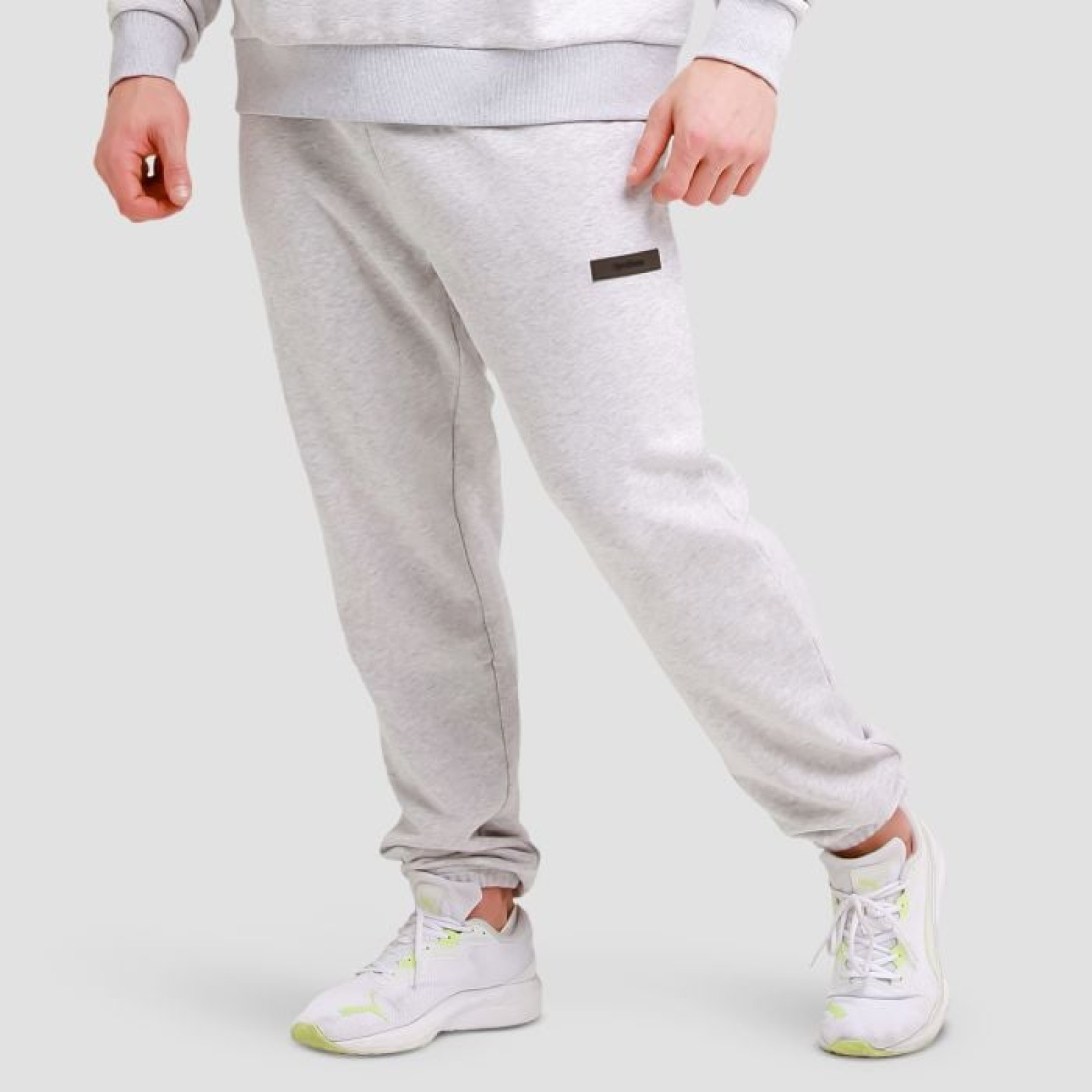 GymBeam Tepláky Unity Grey MM · záber 1