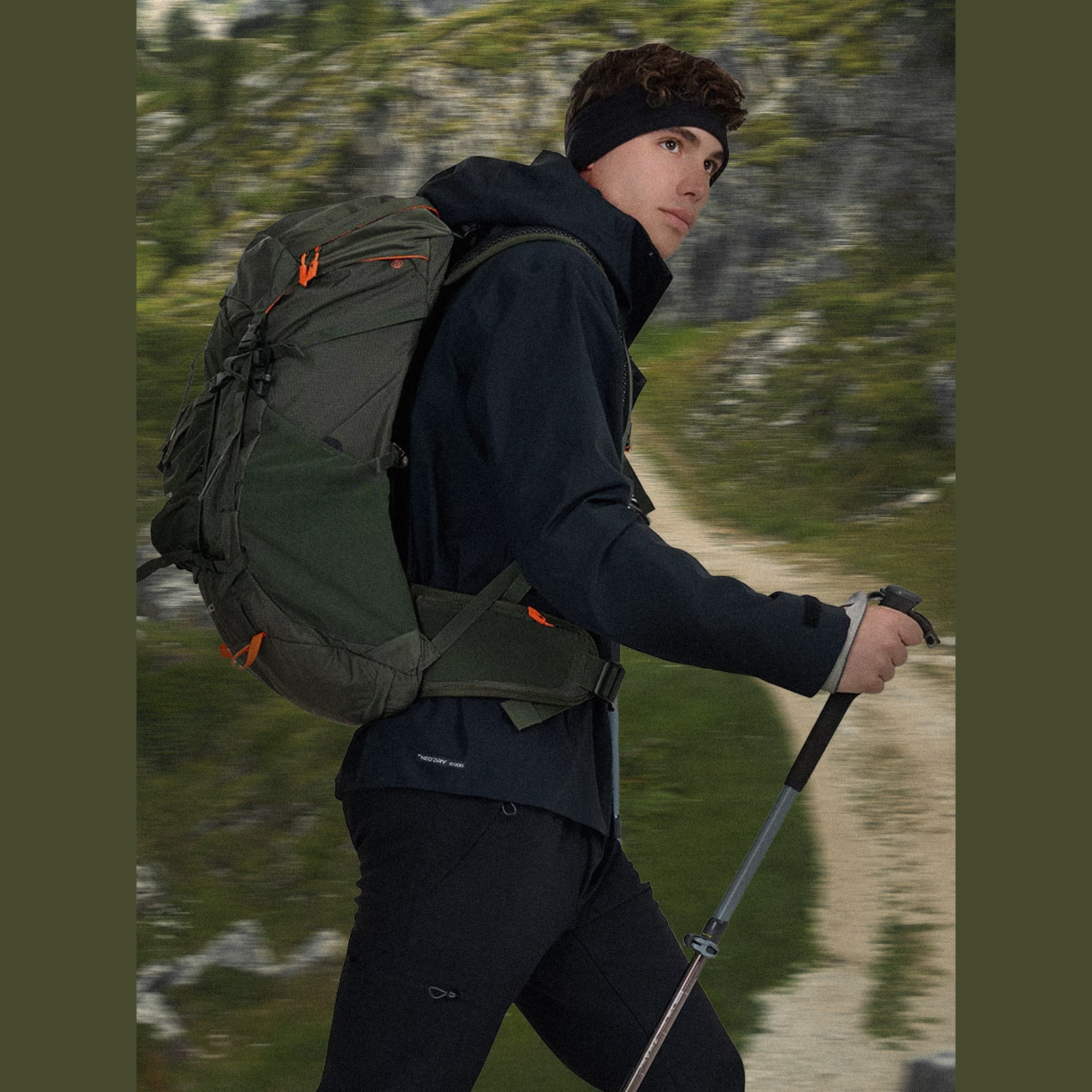Trekový batoh (40 l) - olivový/khaki · záber 1