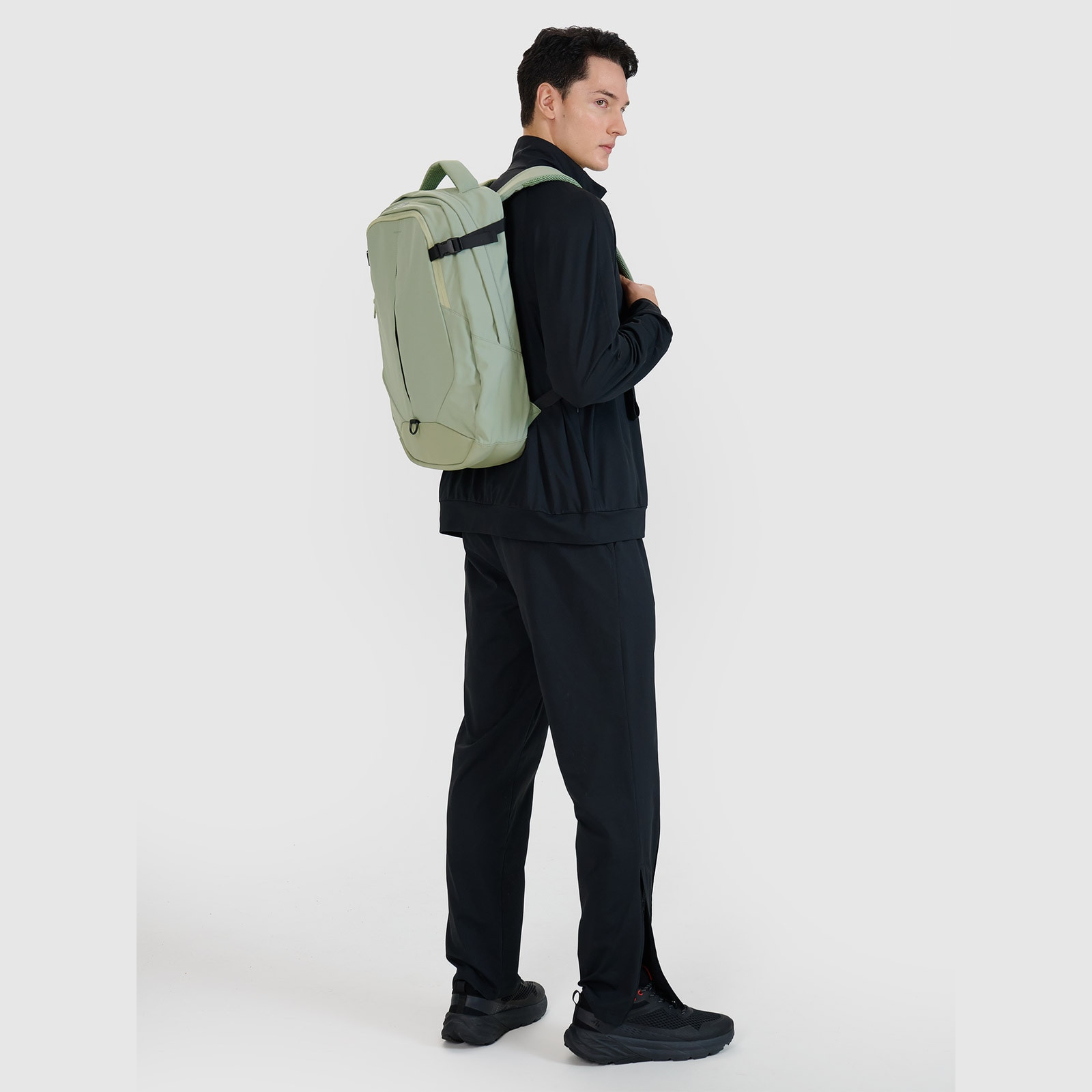 Mestský batoh (18 L) s vreckom na notebook - olivový/khaki · záber 1