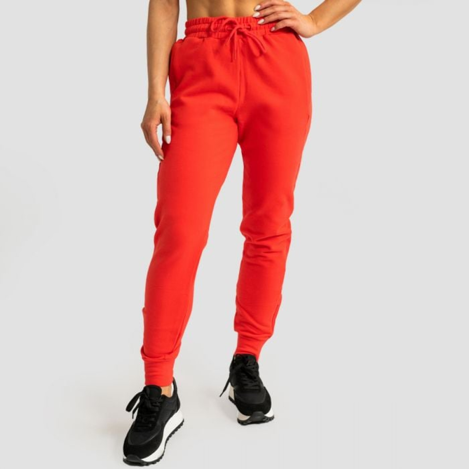 GymBeam Dámske tepláky Limitless Hot Red XLXL · záber 1