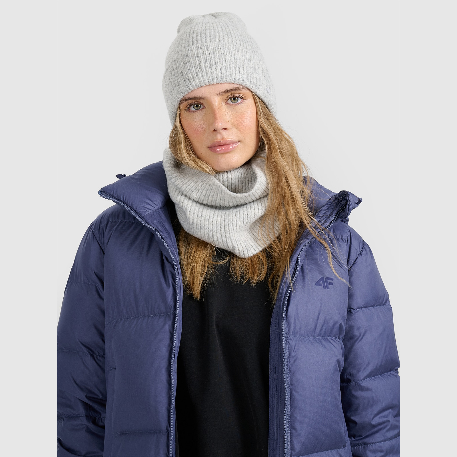 Zimná súprava čiapka a nákrčník unisex - sivá · záber 1
