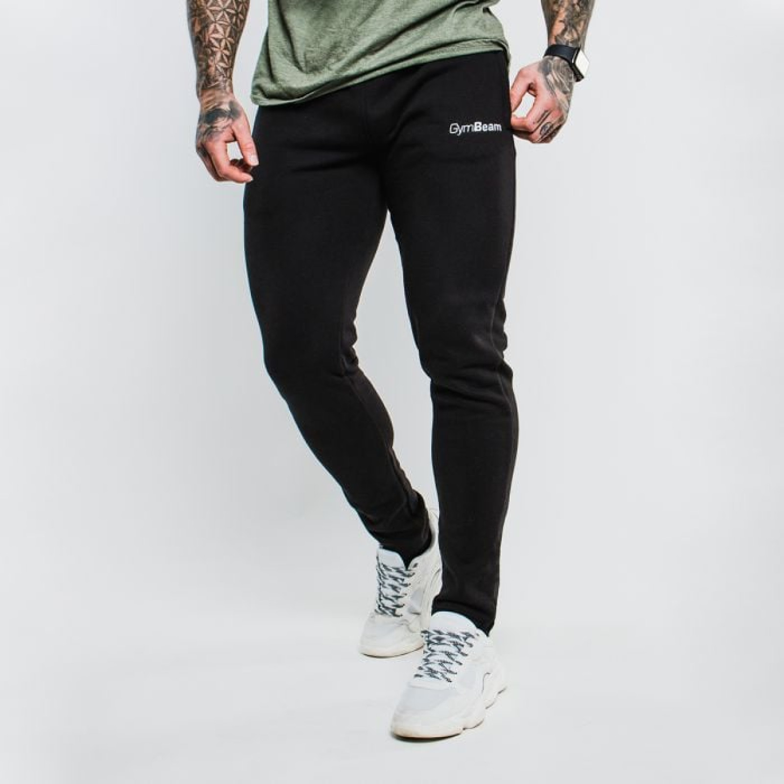 GymBeam Tepláky Slimfit Black XL · záber 1