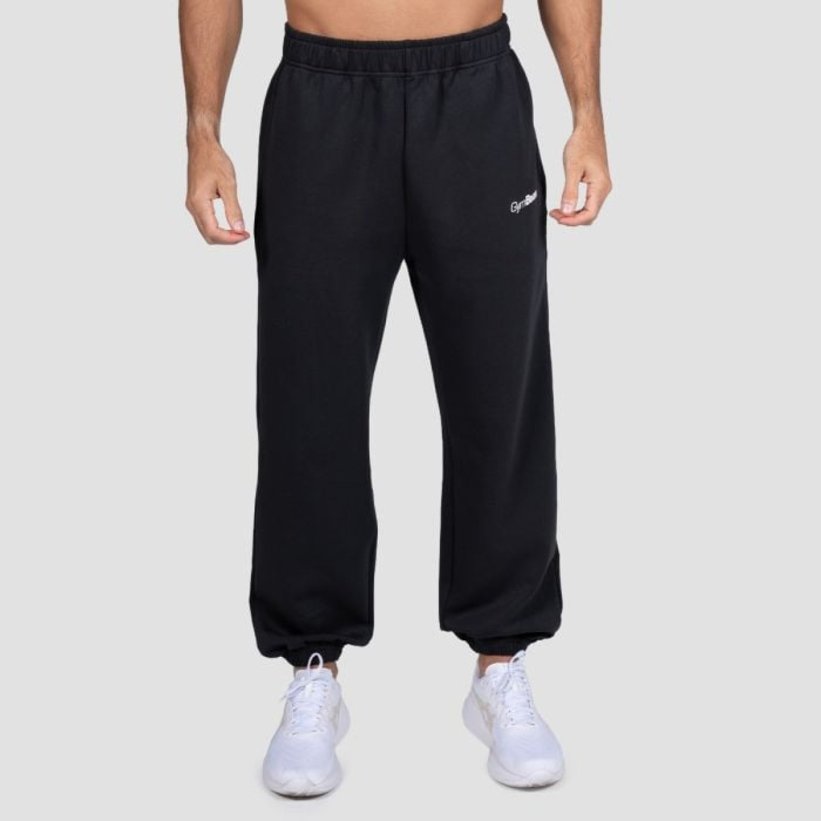 GymBeam Tepláky Relay Black M · záber 1