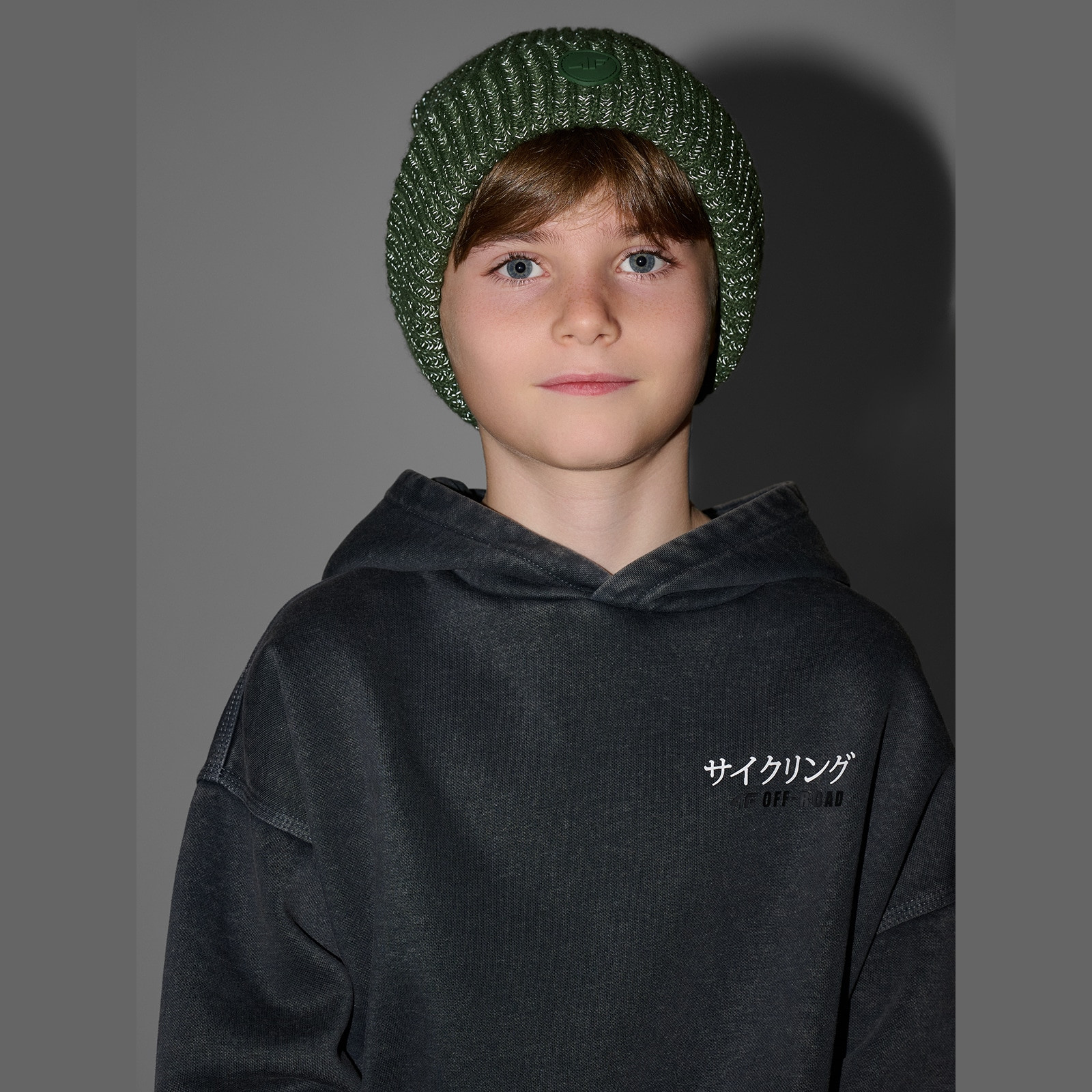 Chlapčenská beanie čiapka - khaki · záber 1