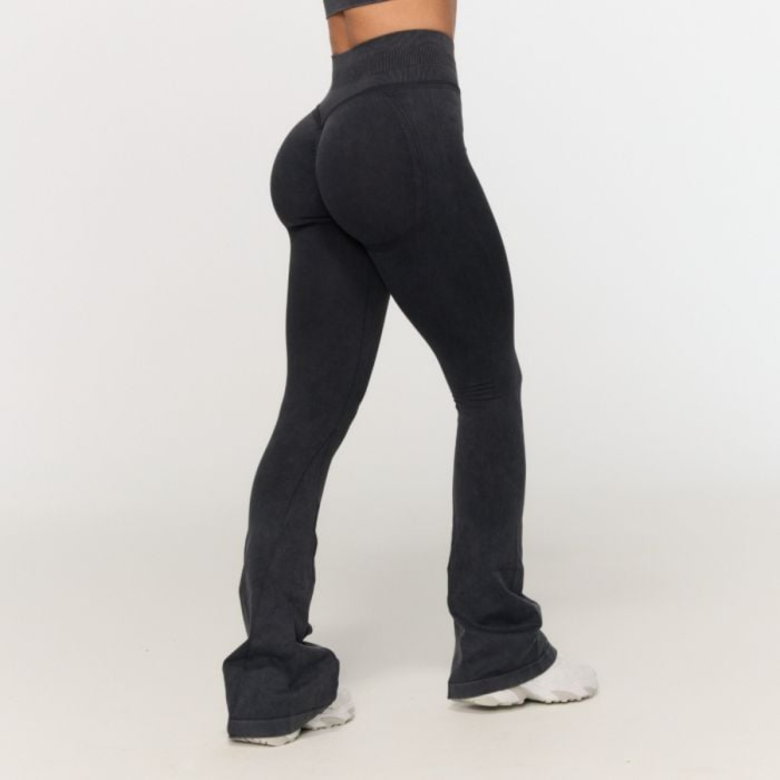 GymBeam Dámske bezšvové nohavice Fierce Dark Grey XL · záber 1