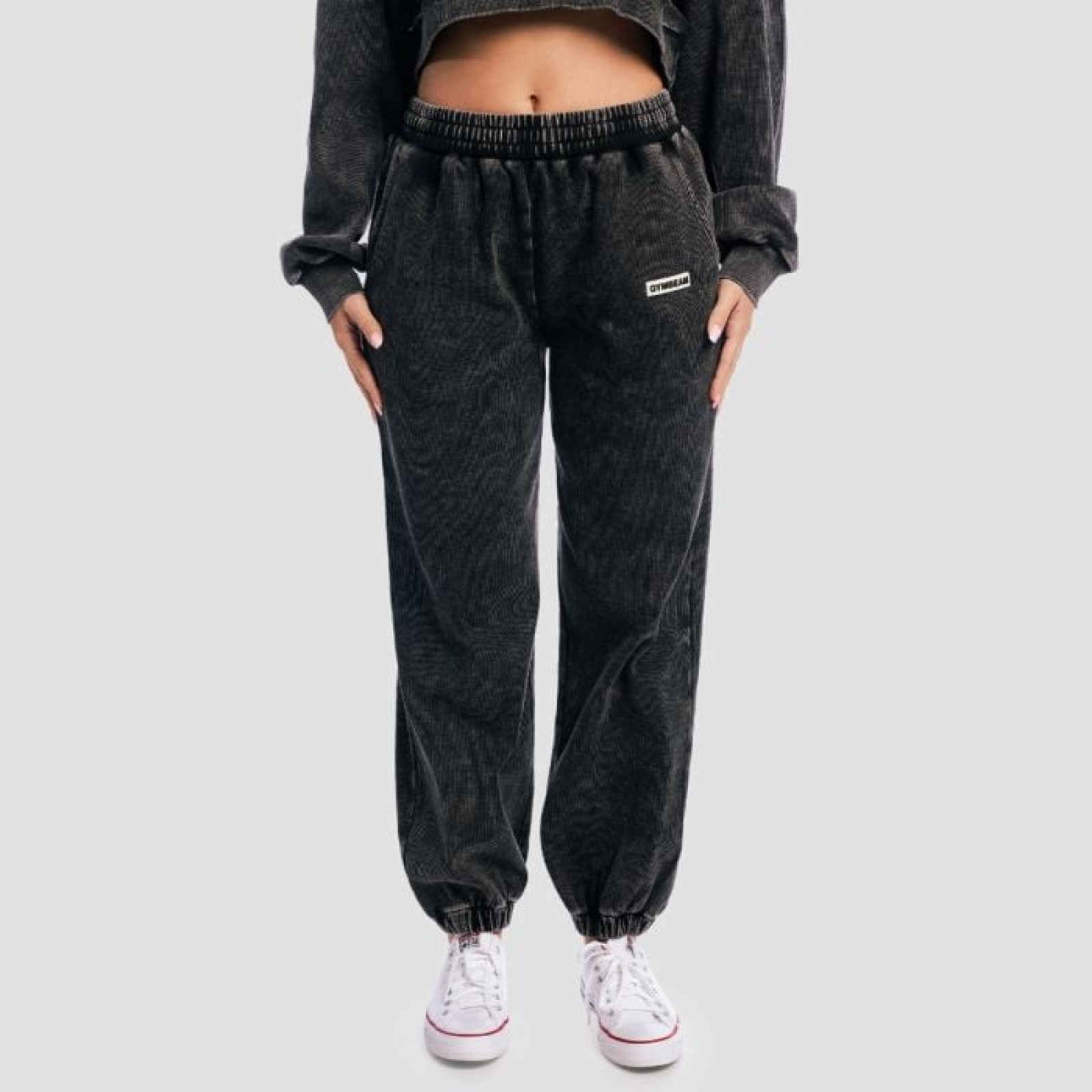 GymBeam Dámske tepláky Aura Washed Black M · záber 1