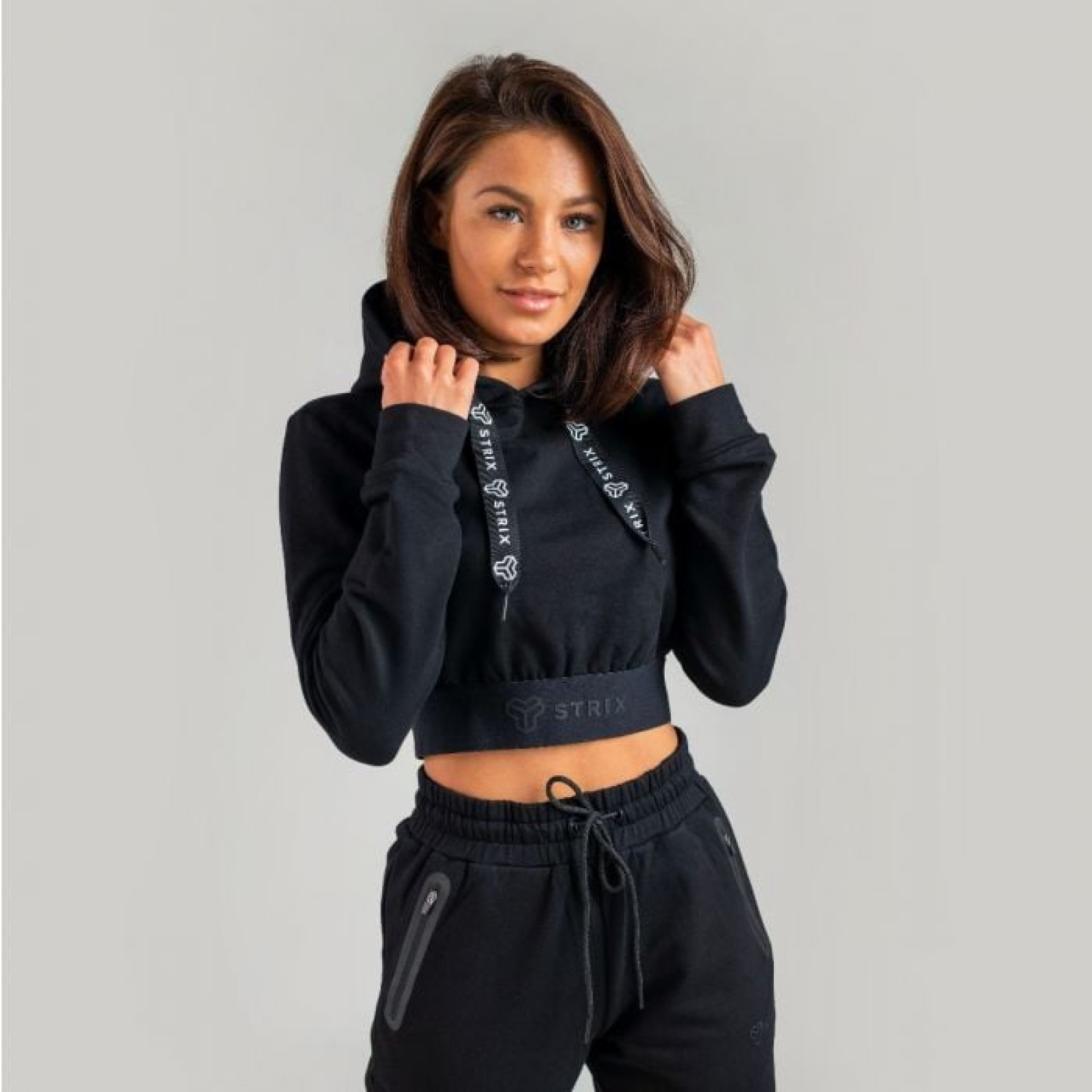 STRIX Dámska mikina Essential Cropped Hoodie Black M · záber 1