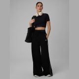Dámsky bezšvový tréningový crop top - čierny · záber 2