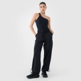 Dámske crop top tielko s asymetrickým ramienkom - čierne · záber 2
