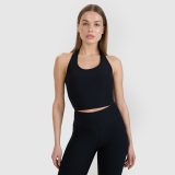 Dámsky slim crop-top bez potlače 4F x Anna Lewandowska - čierny · záber 1
