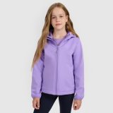 Dievčenská vetruodolná softshell bunda membrána 5000 - fialová · záber 1