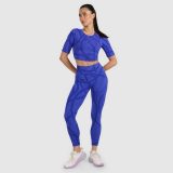 Rýchloschnúci dámsky tréningový crop-top - modrý · záber 2