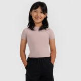 Dievčenský slim crop top hladký - hnedý · záber 1