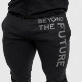 Pánske SlimFit tepláky Beyond the Future, čierne · záber 5