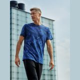 T-shirt regular s potlačou pánsky 4F x Robert Lewandowski - tmavomodrý · záber 1