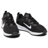 Nike Revolution 6 Younger Kids - Veľkosť: 28,5 | Farba: Čierna · záber 5