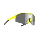 Tripoint Lake Victoria Transparent Neon Yellow Smoke Cat.3 · záber 1